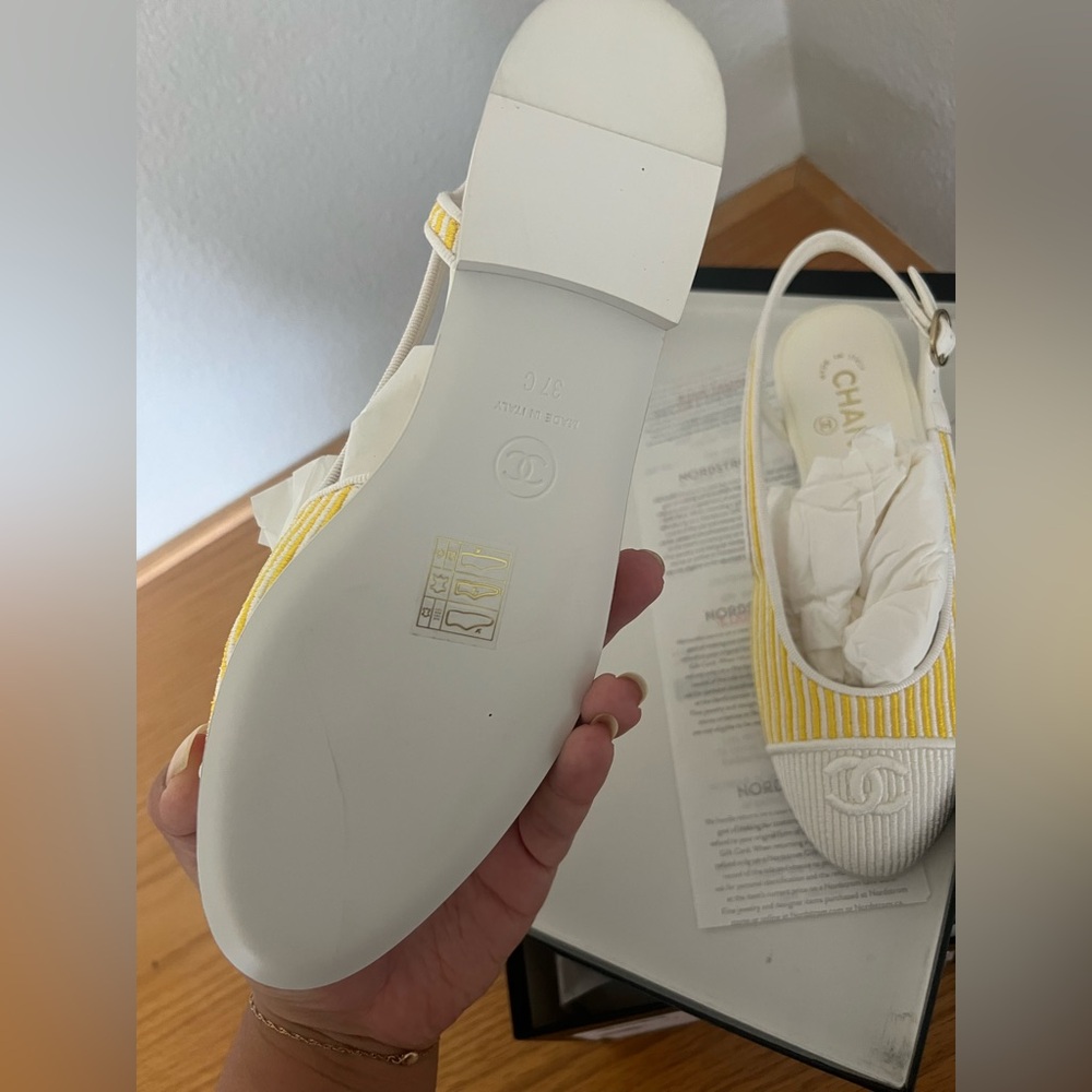 NEW CHANEL Yellow & White striped slingback flags stripes 2024 cruise coco beach - Picture 3 of 5